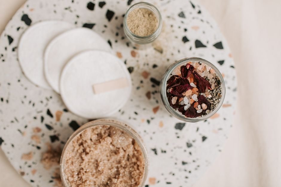 How to Exfoliate Based on Skin Type (Oily / Dry / Combination) — 2. Exfoliating Dry Skin