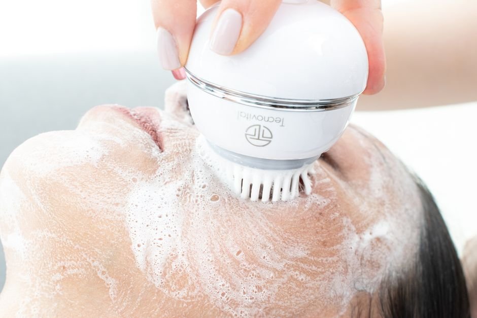 How to Exfoliate Your Face Properly — What Is Exfoliation?