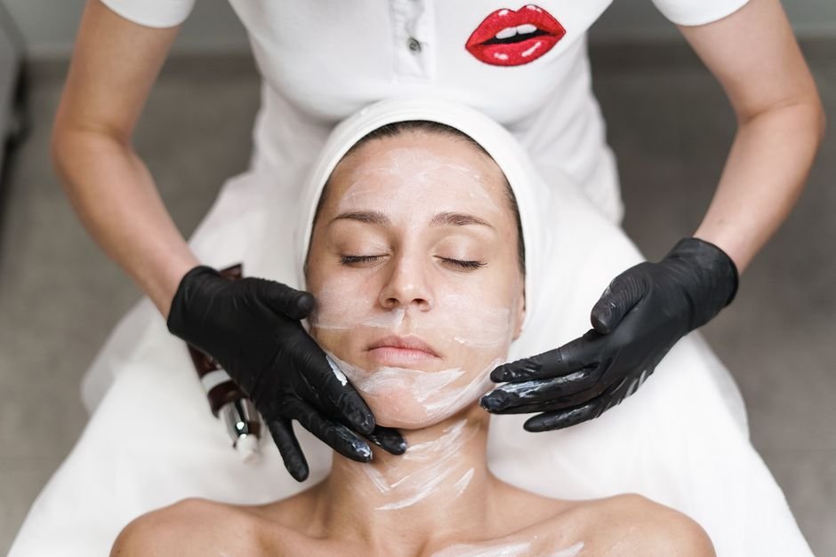 Does Face Cream Make Skin Glow — How Face Creams Make Your Skin Glow