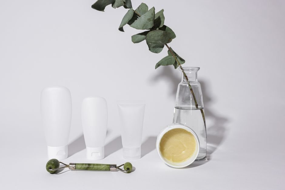 What Ingredients Should be in a Face Cream — 2. Emollients (Nourishing Moisture)