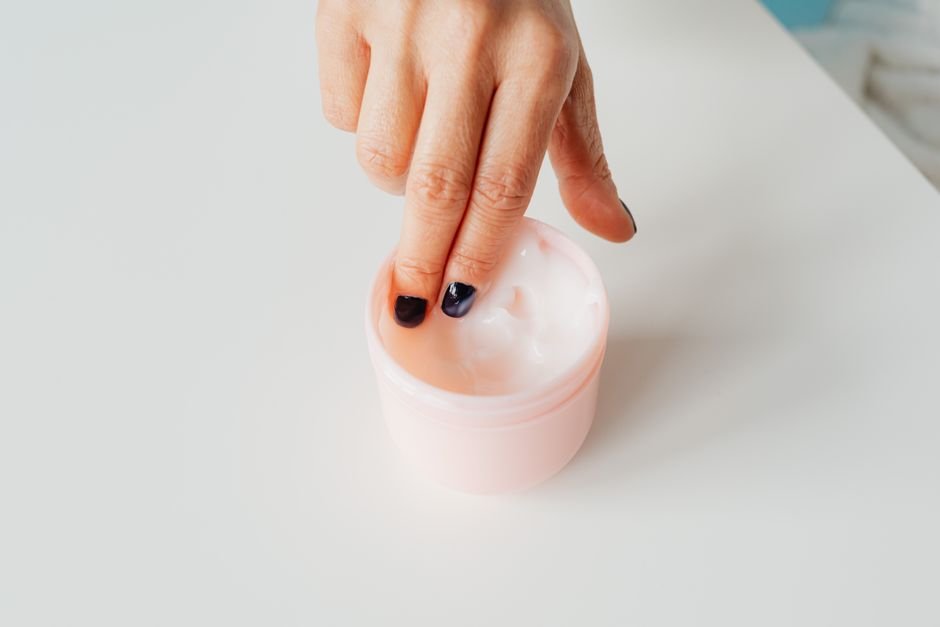 What Is The Difference Between Face Cream And Moisturizer — What Is a Moisturizer?