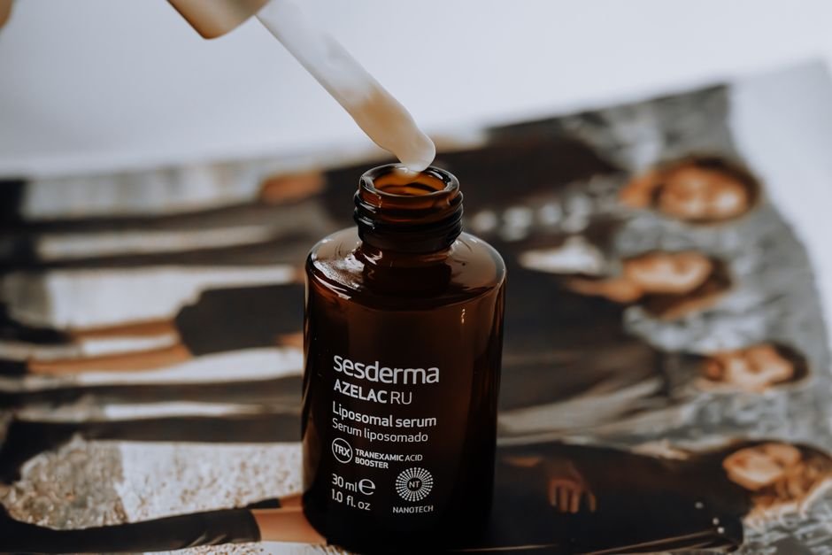 Hyaluronic Acid vs Vitamin C: Which One Should You Use? — What Is Hyaluronic Acid?