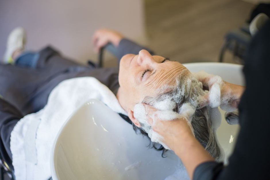 Medicated Shampoo vs Cosmetic Shampoo — What Is a Cosmetic Shampoo?