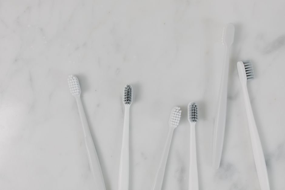 Electric Toothbrush vs Manual Toothbrush — 1. How They Work