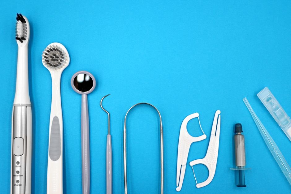 Electric Toothbrush vs Water Flosser — What Is a Water Flosser?