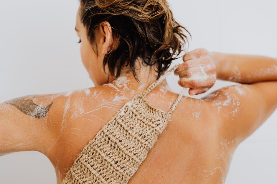 Body Wash vs Exfoliating Scrub — Main Functions of Body Wash
