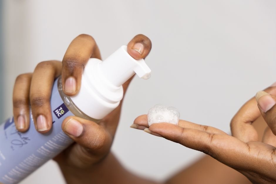 Face Wash vs Exfoliator — What Is a Face Wash?