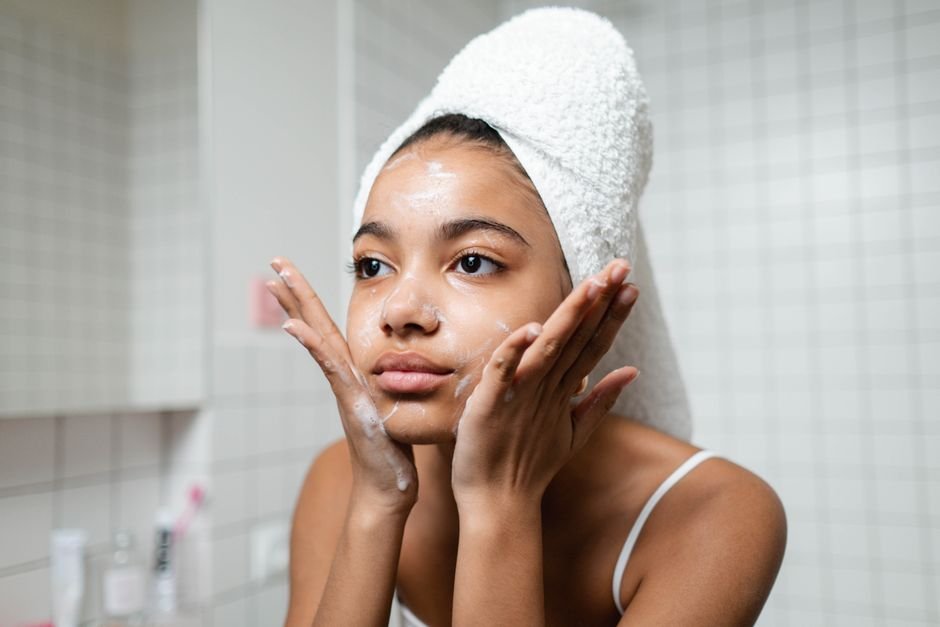 Face Wash vs Toner — What Is a Face Wash?