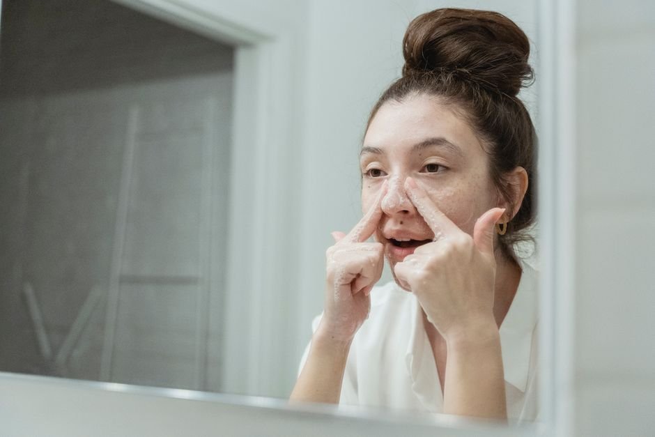 Face Wash vs Toner — What Is a Toner?