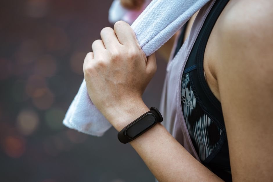 Comparison of fitness trackers and smart rings