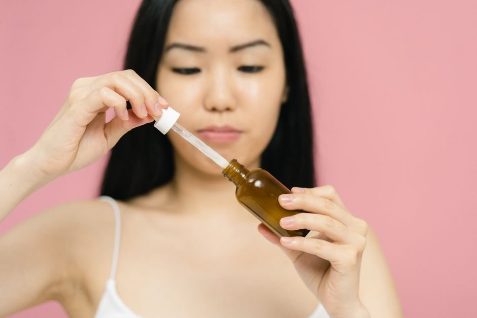 7 Top Anti-Aging Serums for Youthful, Glowing Skin Revival