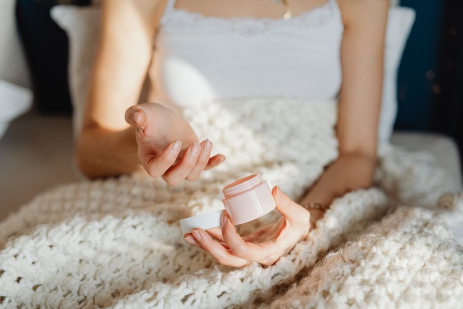 How to Combat Dry Skin in Winter: Effective Tips